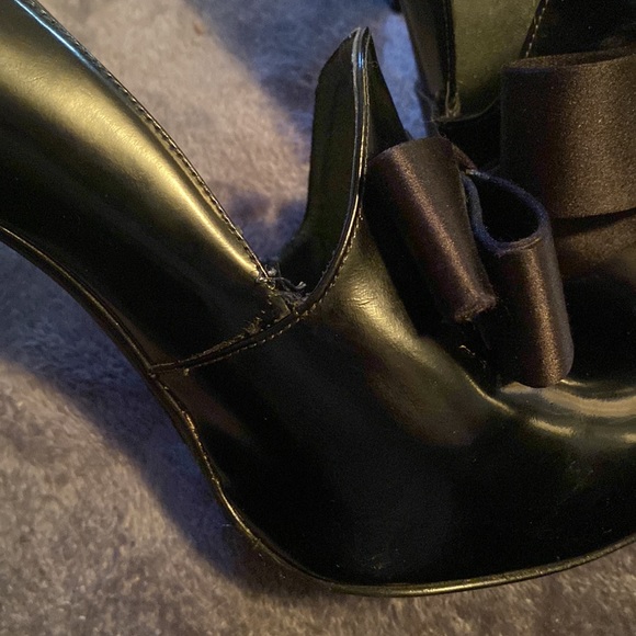 Stuart Weitzman shoes - Picture 8 of 8